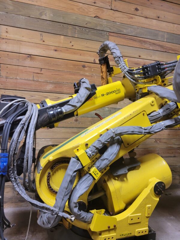 FANUC ROBOT R-2000 IC 165F